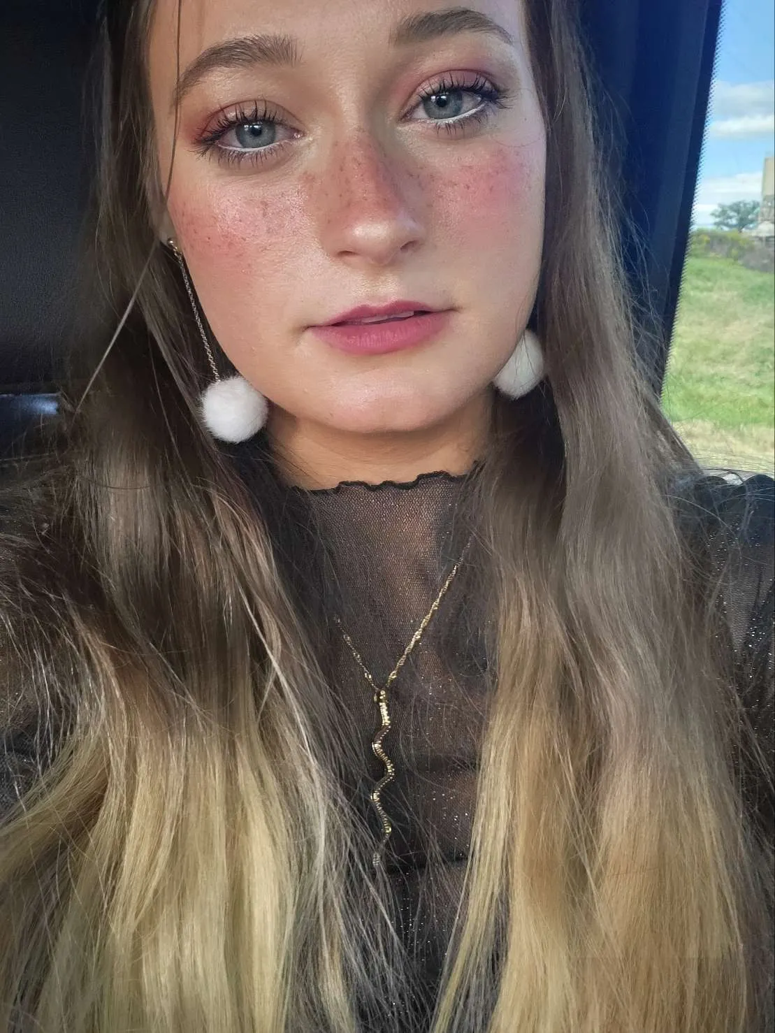 Live sex webcam photo for MiaMoose #3617377