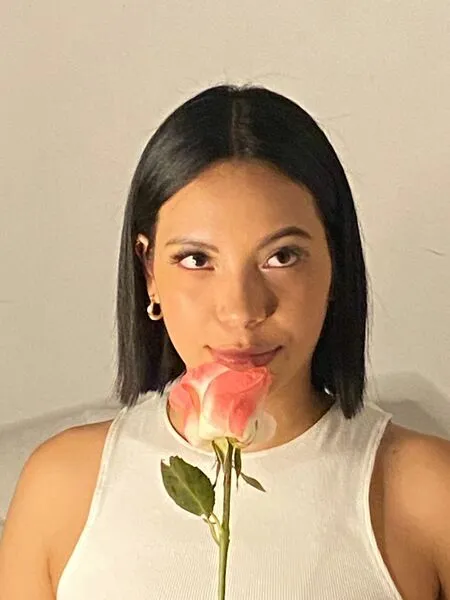 Live sex webcam photo for SophyWiilliamss #5321918