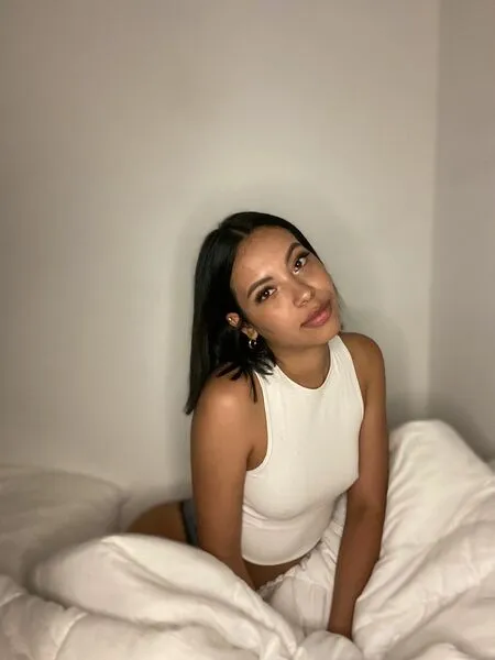 Live sex webcam photo for SophyWiilliamss #5321920