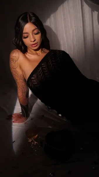 Live sex webcam photo for SharonLyn #6586078