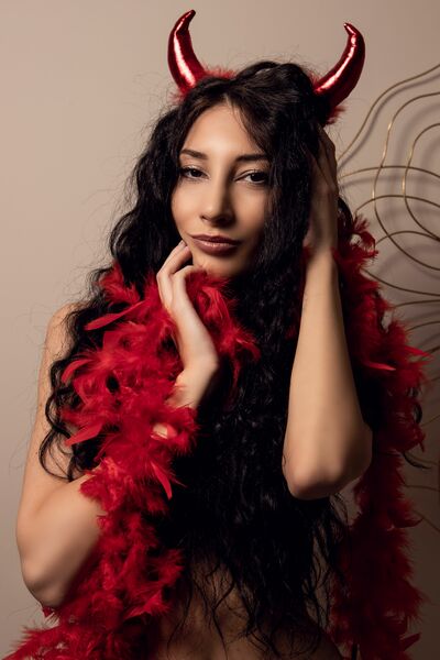 Live sex webcam photo for StormyMoon #3667260