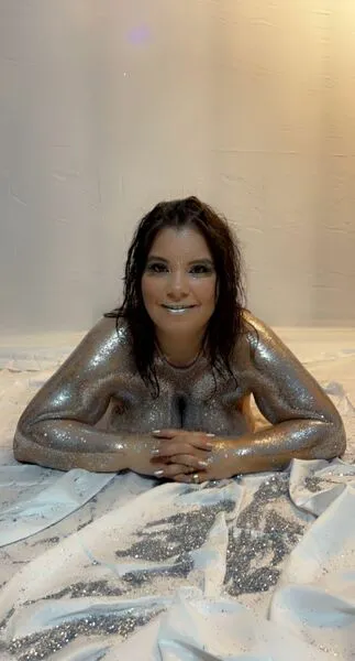Live sex webcam photo for HelenClit #3671765