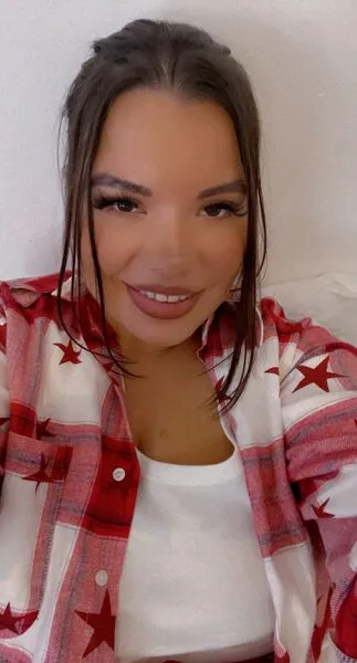 Live sex webcam photo for HelenClit #3730505