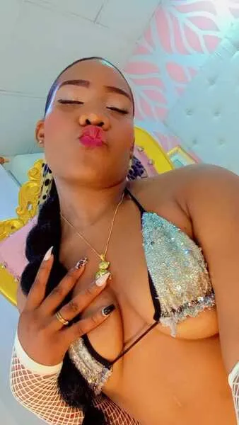Live sex webcam photo for SamiaSmitn #6124031
