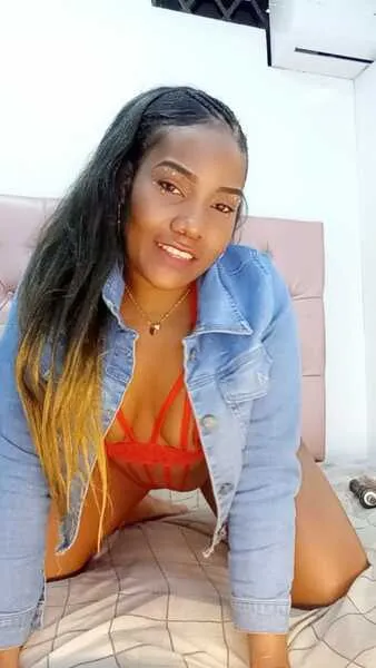 Live sex webcam photo for SamiaSmitn #6123691