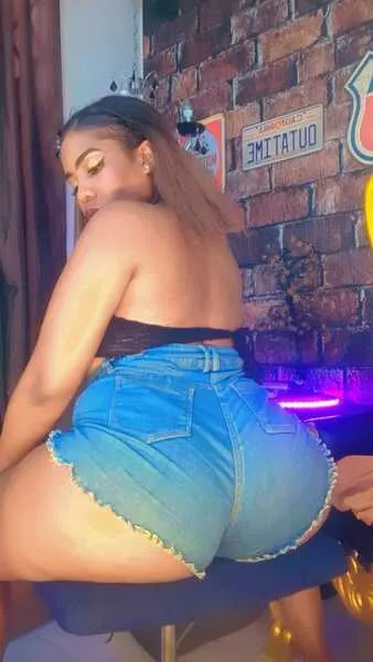 Live sex webcam photo for SamiaSmitn #6329414