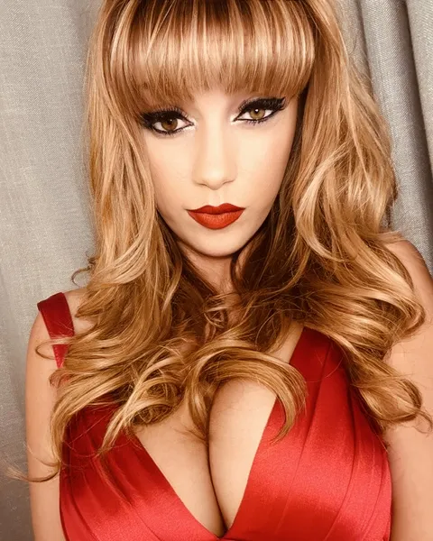 Live sex webcam photo for LustfulLuna #6220131