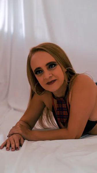 Live sex webcam photo for Sharonlove18 #3605040