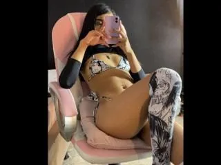 Live sex webcam photo for NaslyStone #5976964