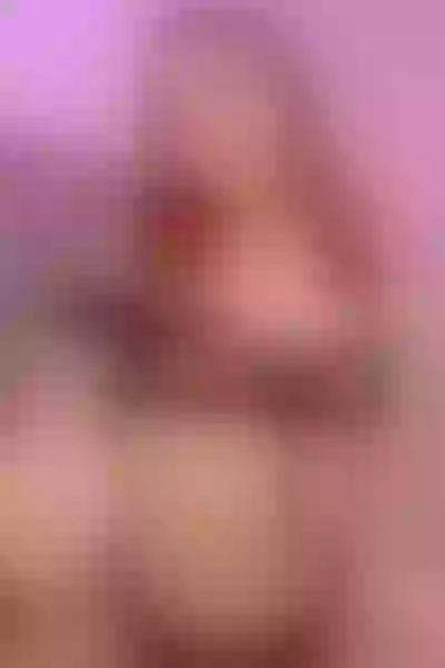 Live sex webcam photo for EmilyMillan #4106845