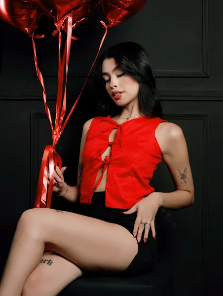 Live sex webcam photo for EmilyMillan #6830498