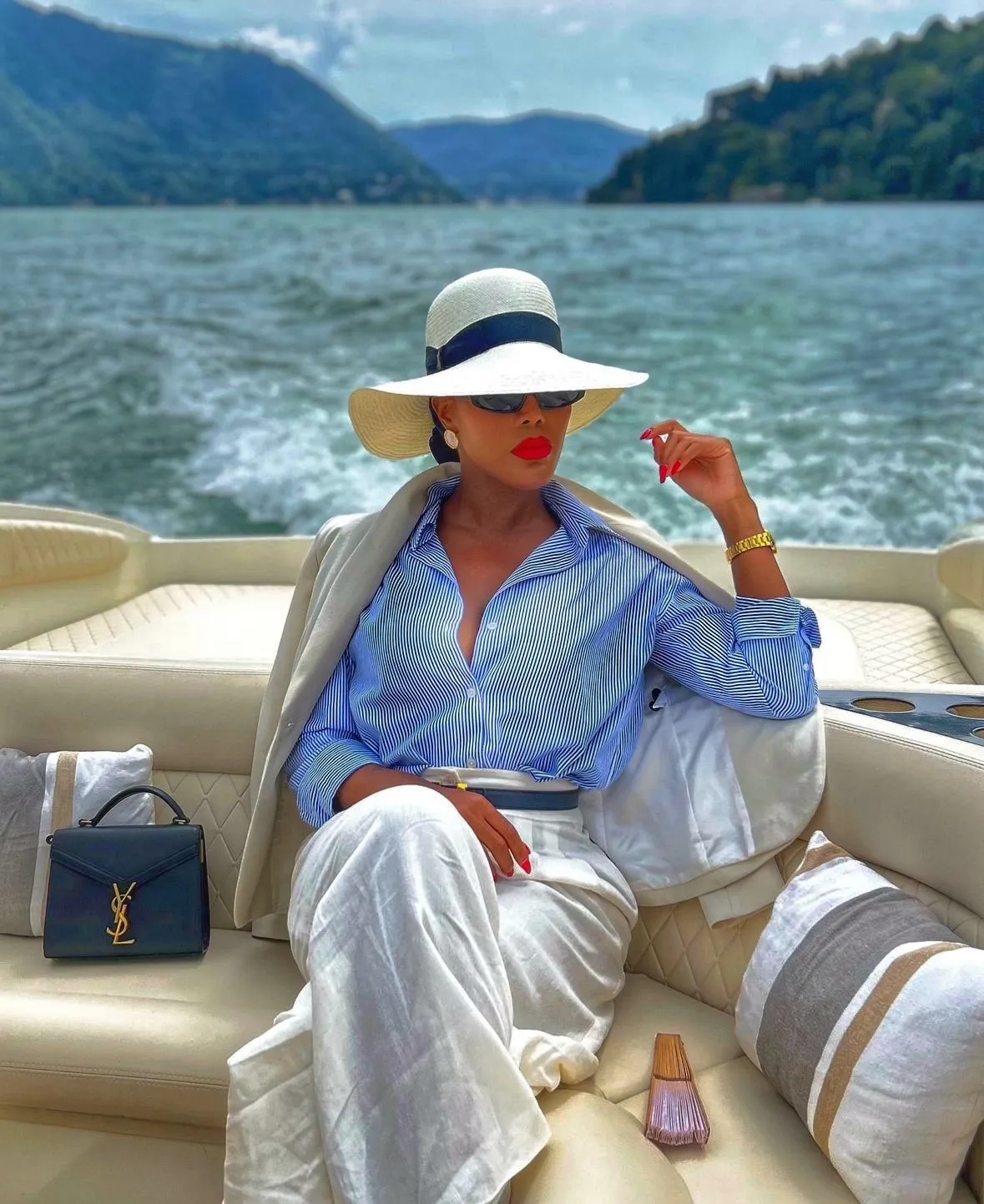 Live sex webcam photo for Cambellbigass #7299452