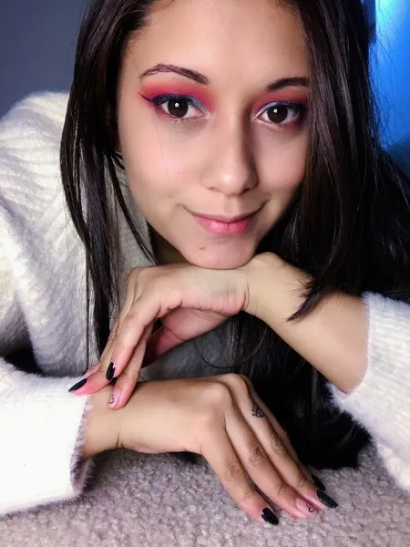 Live sex webcam photo for MiaDaimon #3700950