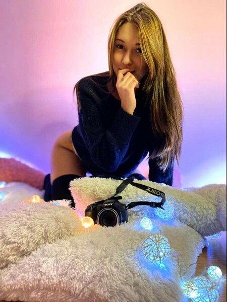 Live sex webcam photo for MiaDaimon #3700961