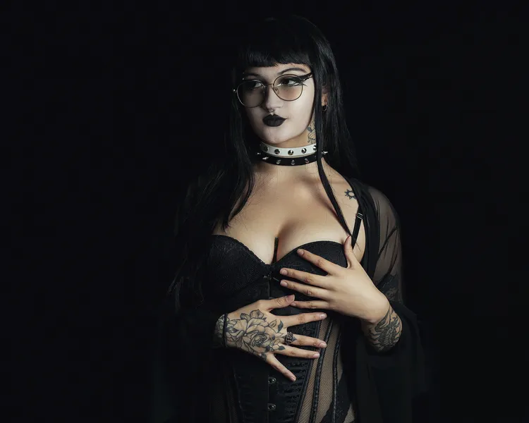 Live sex webcam photo for VioletLionn #6925495