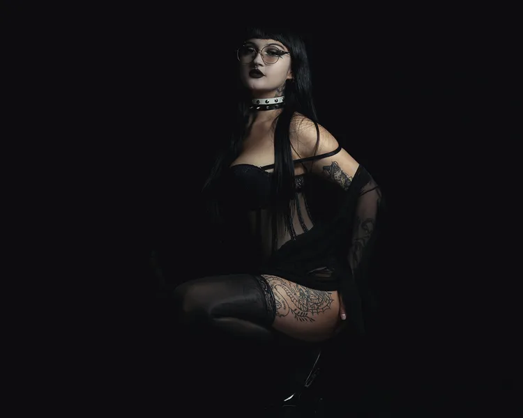 Live sex webcam photo for VioletLionn #6925498