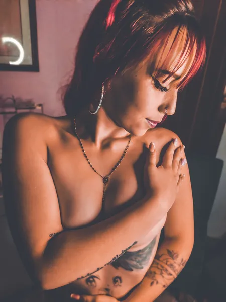 Live sex webcam photo for skynnyshott20 #4140956