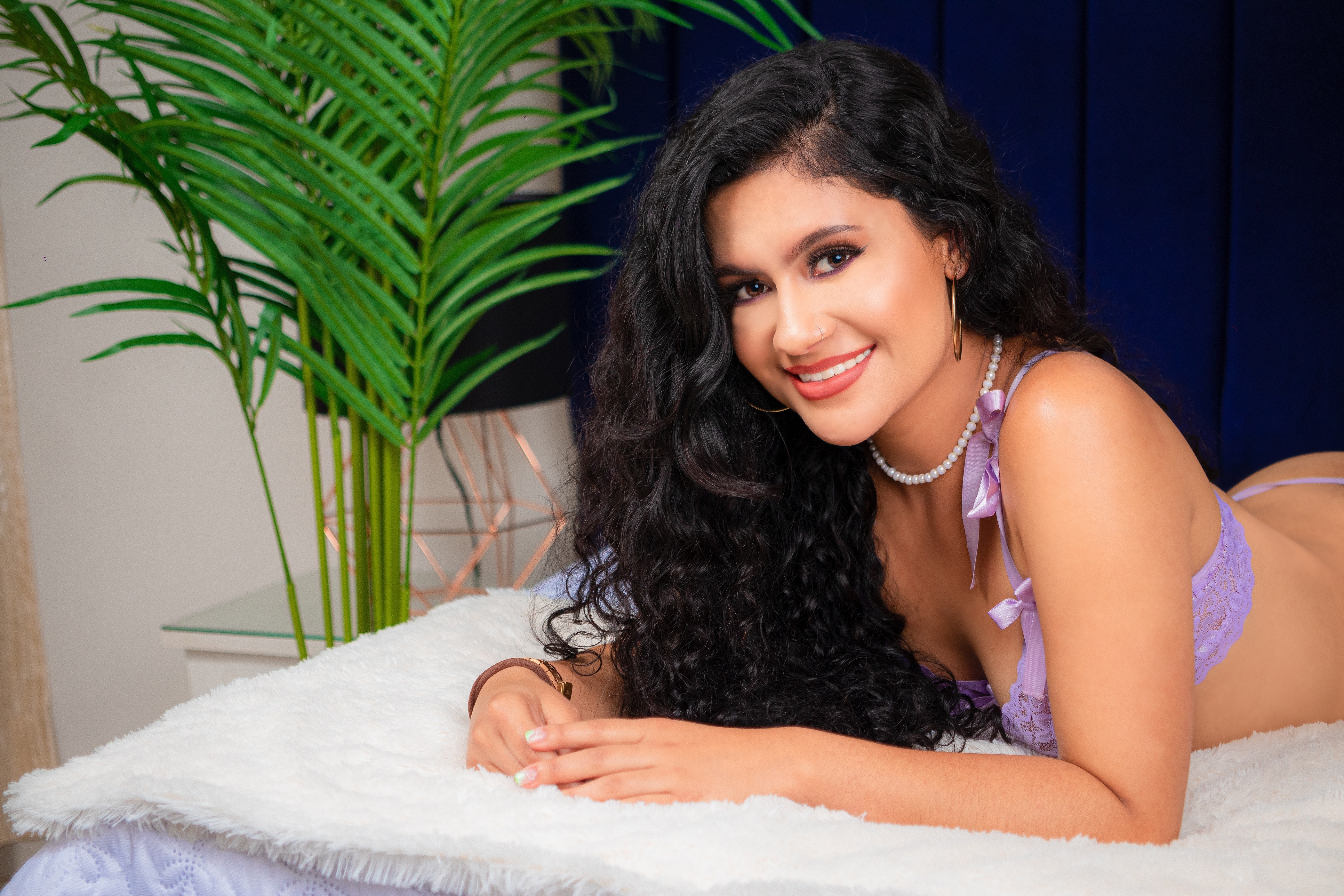 Live sex webcam photo for Daphnegb #7845215