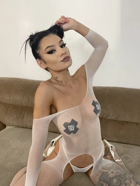 Live sex webcam photo for TarraVass #3628932