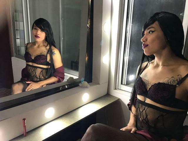 Live sex webcam photo for LiaCocktt #7931221