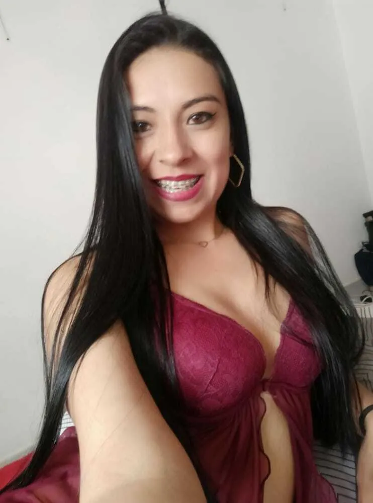 Live sex webcam photo for EllaRoss100 #7922587