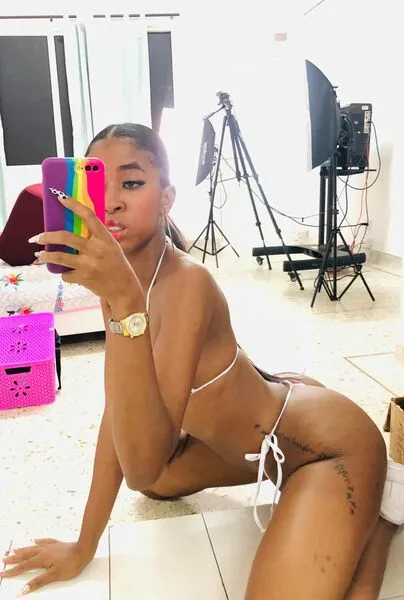 Live sex webcam photo for RachellGrayyy #4031770