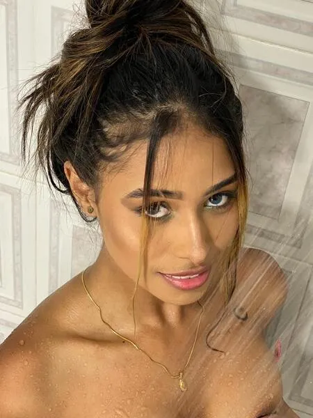 Live sex webcam photo for AriadnaRousee #5587244