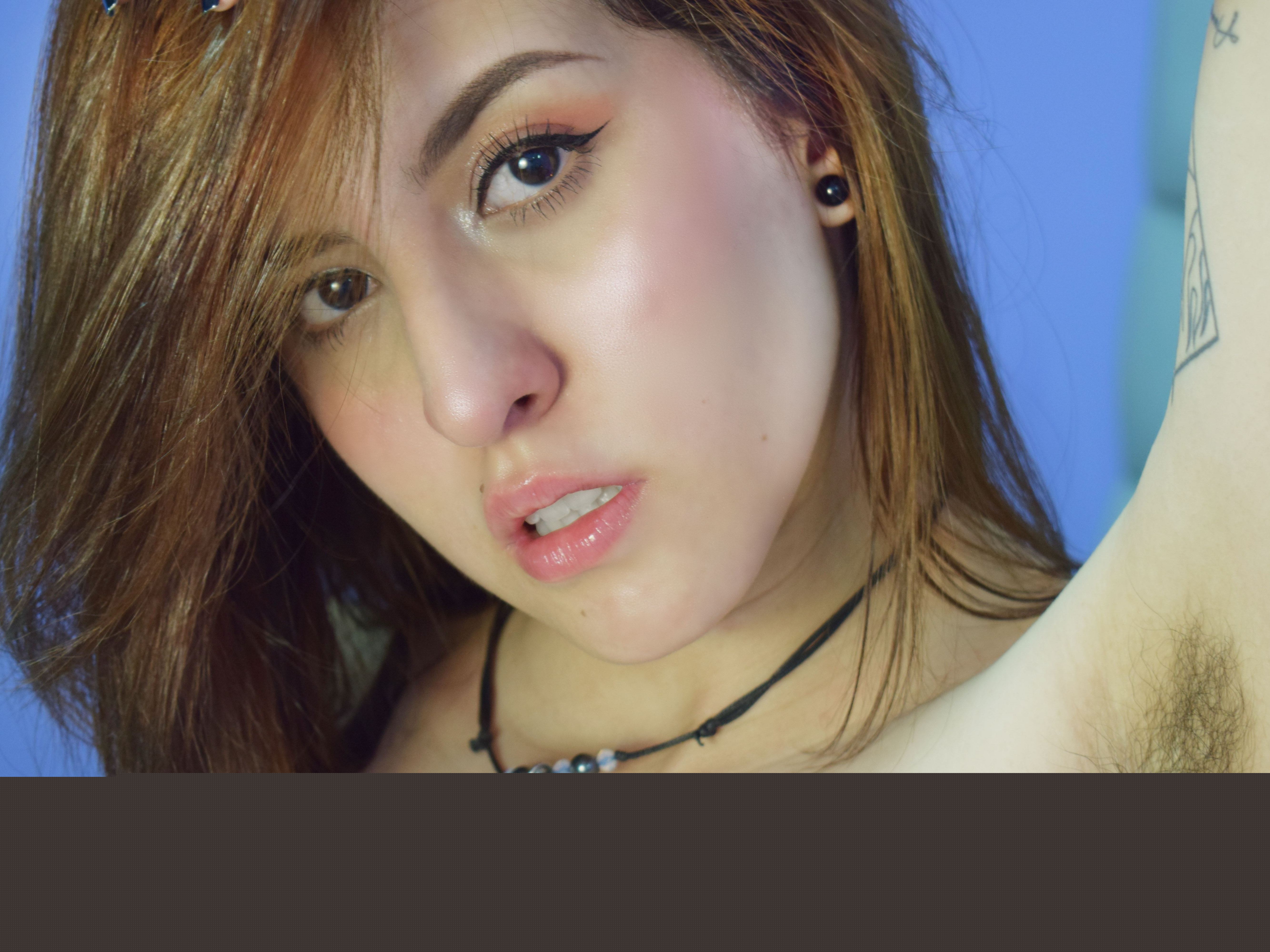 Live sex webcam photo for MirandaDraco #5948431