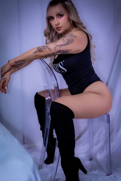 Live sex webcam photo for EmilyBroown #7319963