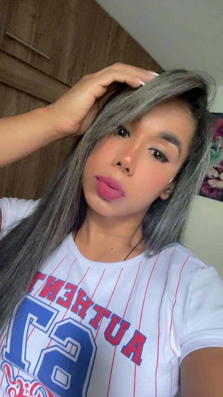 Live sex webcam photo for Majo1987 #7382030