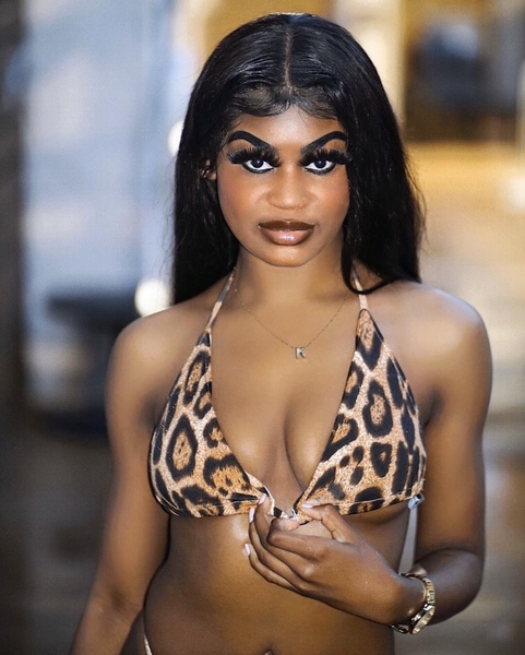 Live sex webcam photo for JasmineLinley #4049868