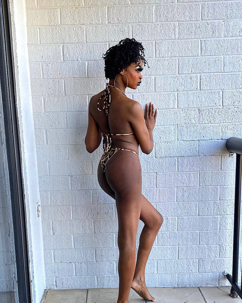 Live sex webcam photo for JasmineLinley #3731591