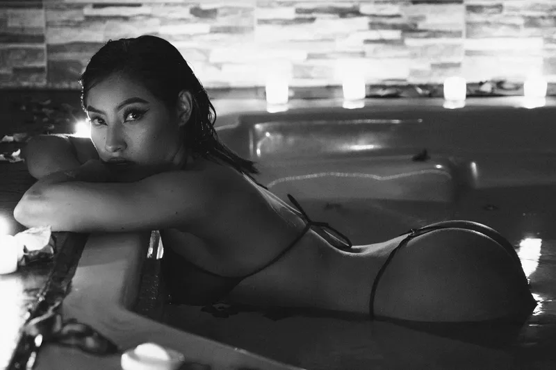 Live sex webcam photo for LunaLeroy #6058073