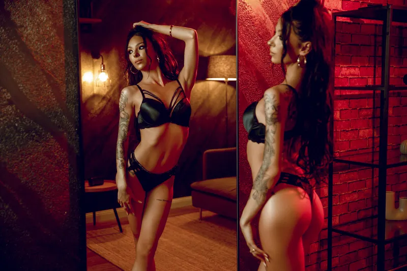 Live sex webcam photo for RoxanneSky #6417361