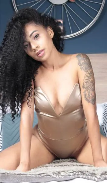 Live sex webcam photo for oliviafenty12312 #7430812