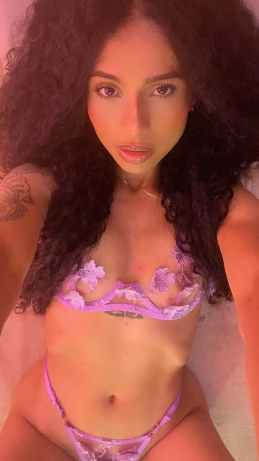 Live sex webcam photo for oliviafenty12312 #8556512
