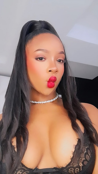 Live sex webcam photo for CharlotteMark #6101476