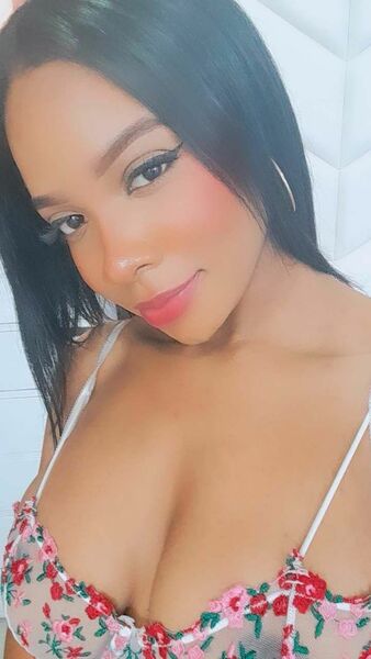 Live sex webcam photo for CharlotteMark #6101307