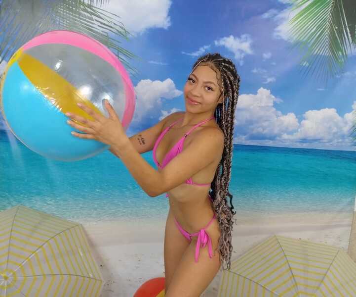 Live sex webcam photo for KrishaaRoss #5872511