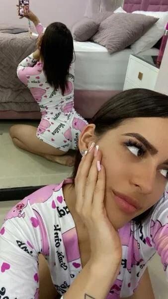 Live sex webcam photo for RoxanaHudson #4046159