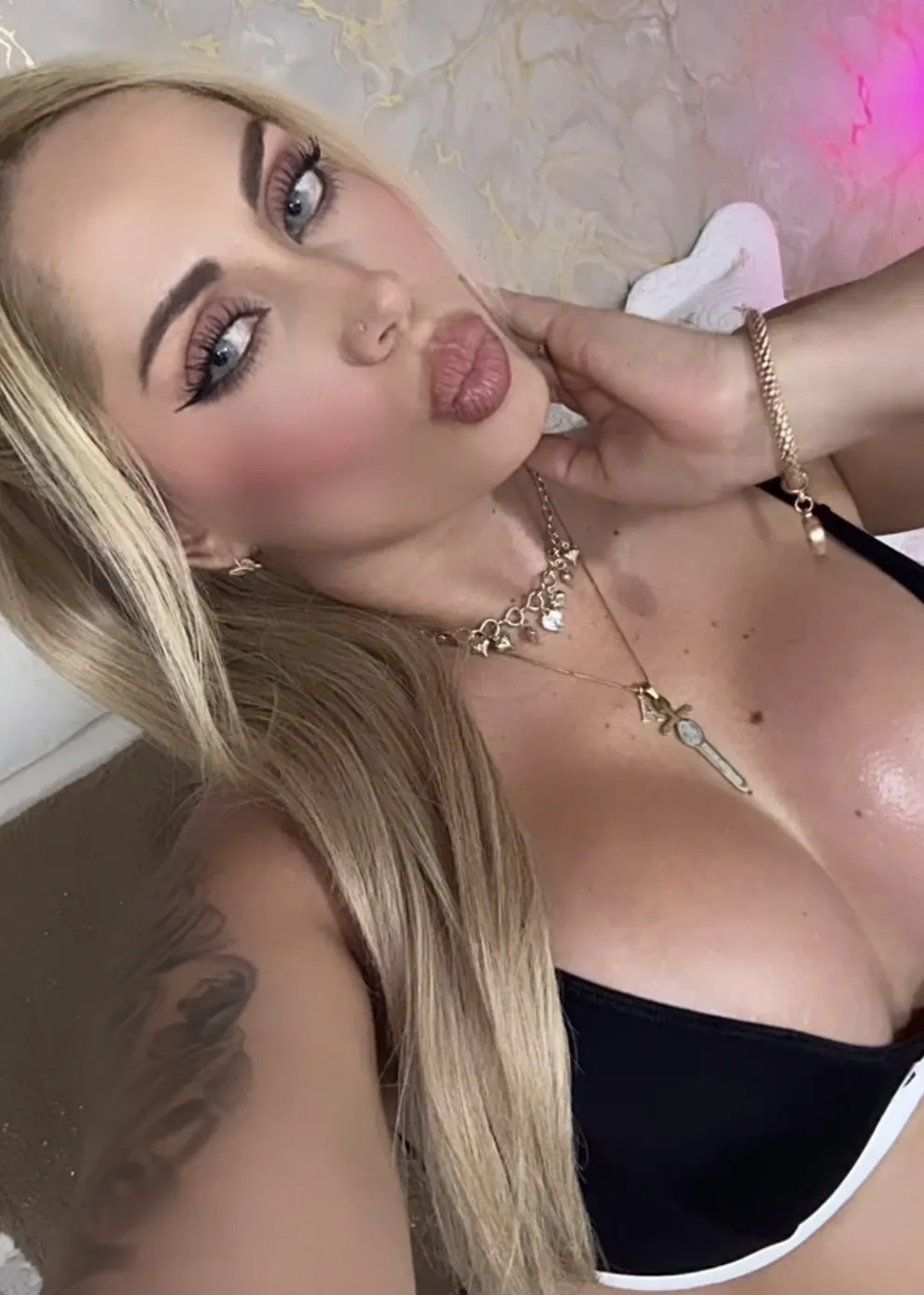 Live sex webcam photo for MeganClarck #8715854