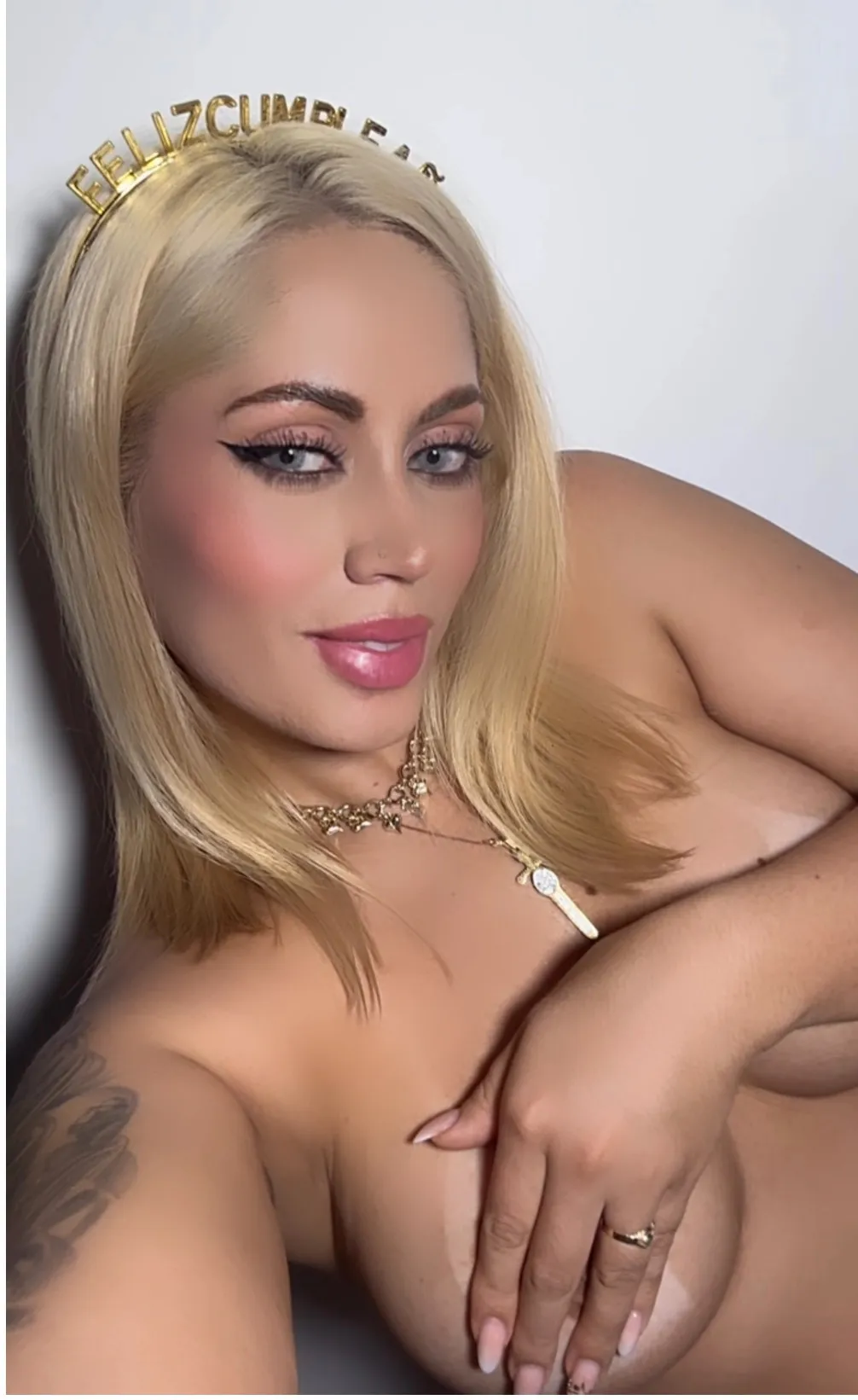 Live sex webcam photo for MeganClarck #8471635