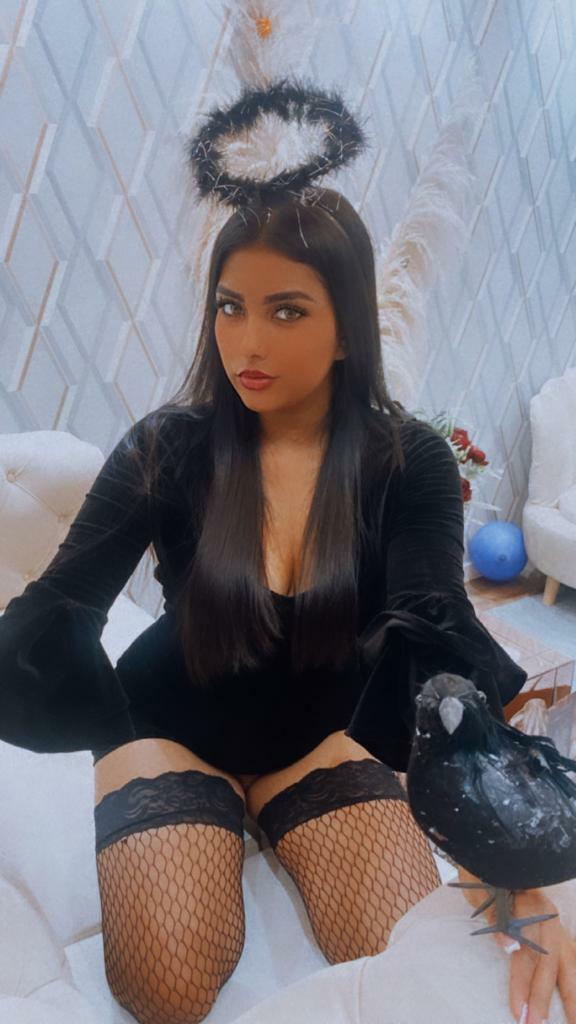 Live sex webcam photo for KailyHott31 #6313670