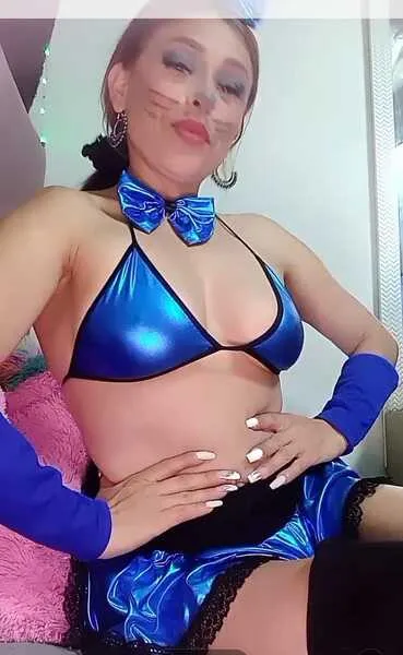 Live sex webcam photo for CoralSexy4812 #6618747