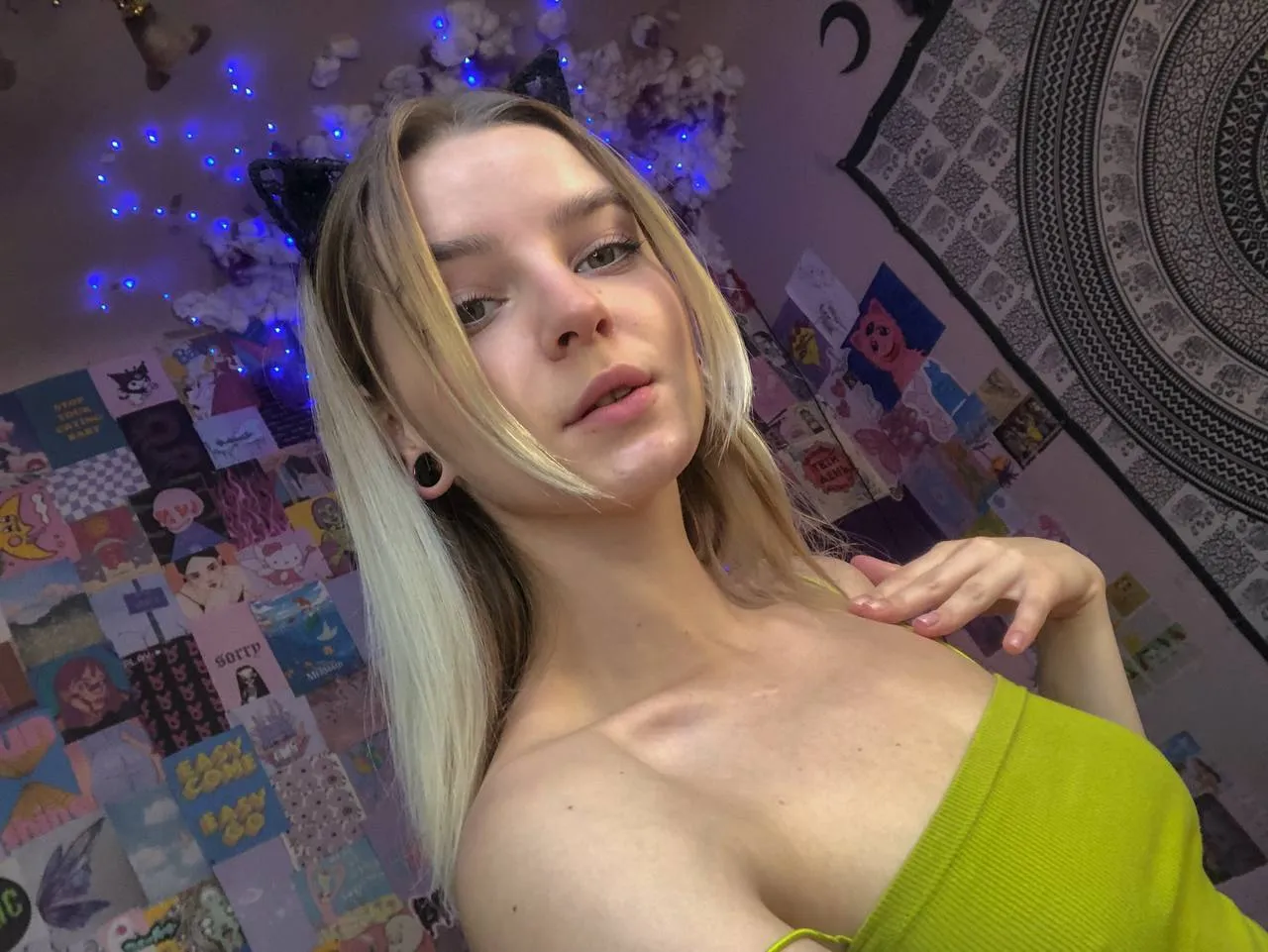 Live sex webcam photo for BaabeButterfly #7905837