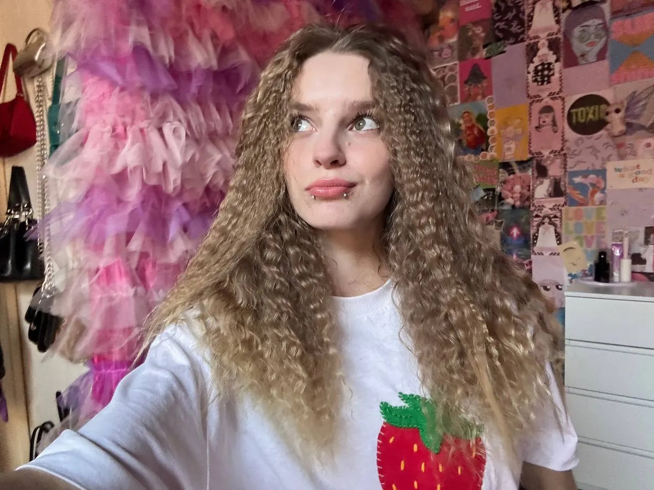 Live sex webcam photo for BaabeButterfly #7905895