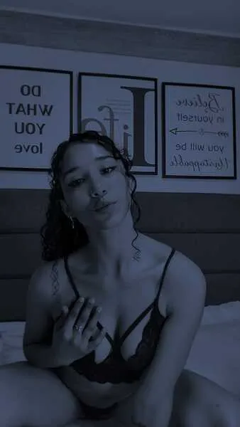 Live sex webcam photo for EmmaParkerr #5502867