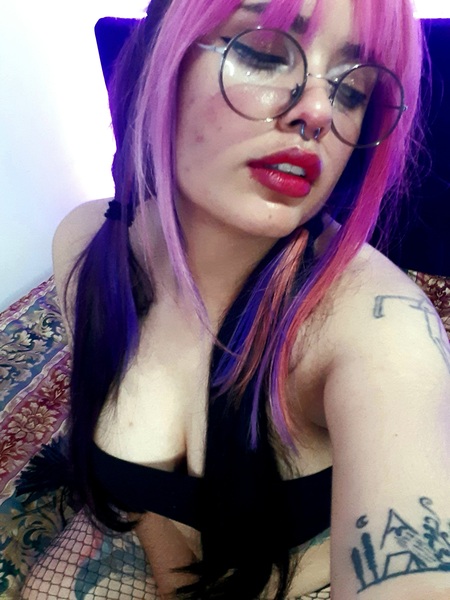 Live sex webcam photo for MaddyWaves #4026087