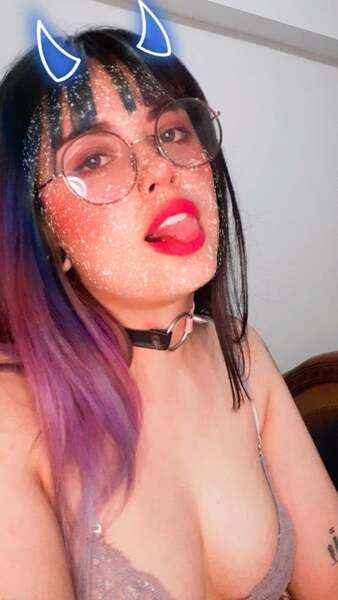 Live sex webcam photo for MaddyWaves #3764054