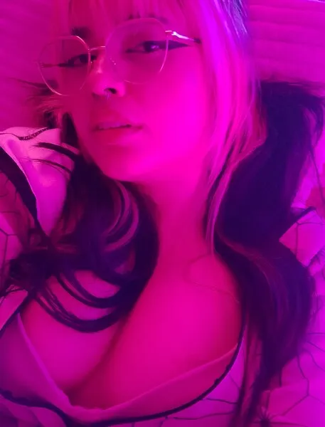 Live sex webcam photo for MaddyWaves #6368614